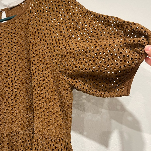 Everlane Eyelet Brown Tiered Dress NWT - size Medium - Picture 5 of 7